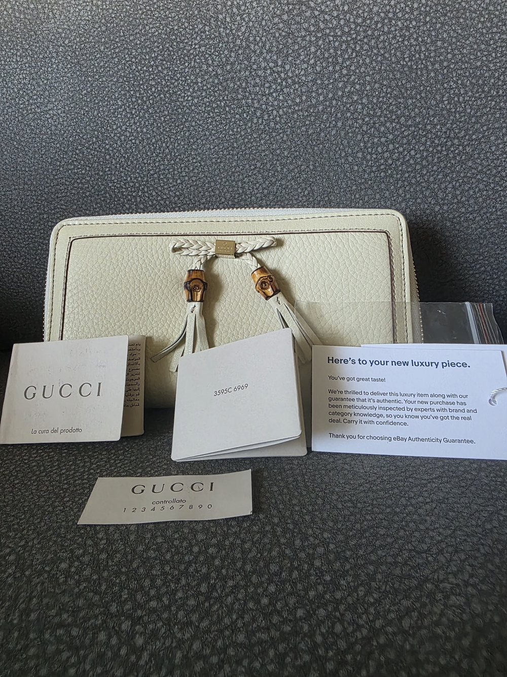 Gucci Cream Leather Zip Wallet with Bamboo Tassel Detail - Picture 7 of 11
